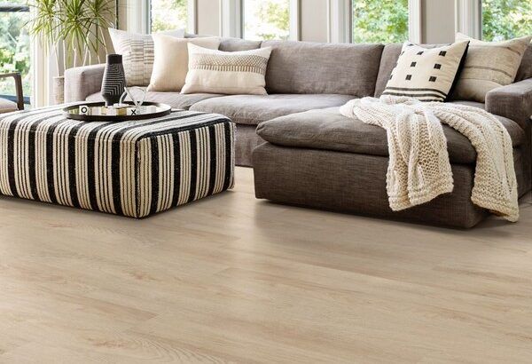 SPC (Stone Plastic Composite) Luxury Vinyl Plank Flooring